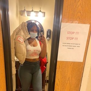 Meet your Posher, Aja